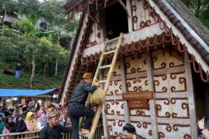Wabup. Sukabumi Hadir Dalam Acara Seren Taun Ka 446...