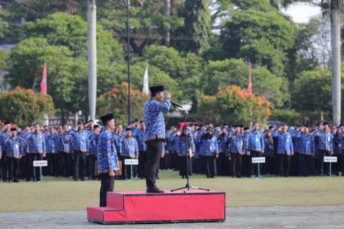 Pj Sekda Berikan Arahan di Upacara Bulanan