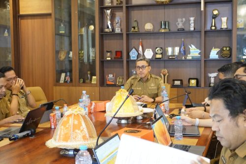 Bupati Jeneponto H. Paris Yasir Hadiri Langsung Rapat...