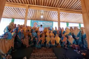 Umroh Bersama Hingga Puncak Harlah di Kebun Kurma...