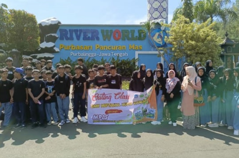 MPLS di Sekolah Swasta Luwes, Mulai Dari Berjoget...