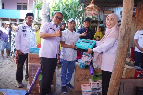 Bupati Jeneponto Serahkan Bantuan Peralatan Produksi...