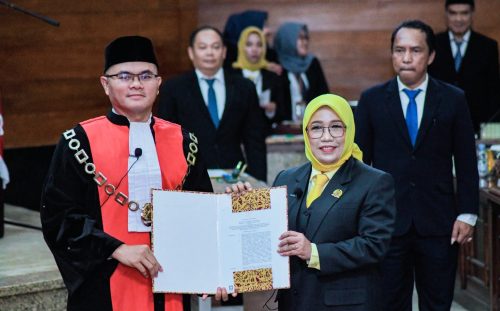 Nurhayati Gantikan Almarhum Haryono, Siap Pimpin DPRD...