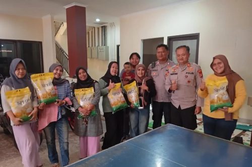 Polres Metro Depok Jual Beras Murah Untuk Masyarakat