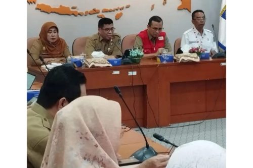 Palang Merah Indonesia (PMI) Kota Depok menggelar...