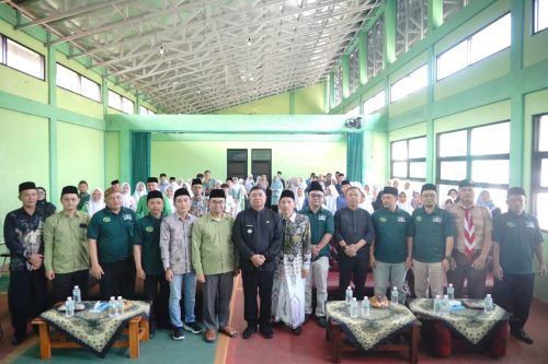 Bupati Garut Ajak Siswa Sekolah Ma’arif NU Buktikan...
