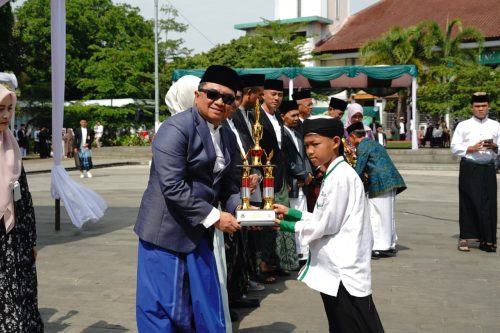 Peringatan Hari Santri 2025, Bupati Garut Ajak Santri...