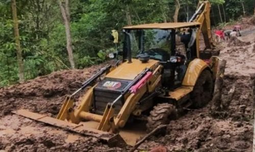 Turunkan Alat Berat, Respon Cepat Dinas PU Kab Sukabumi...