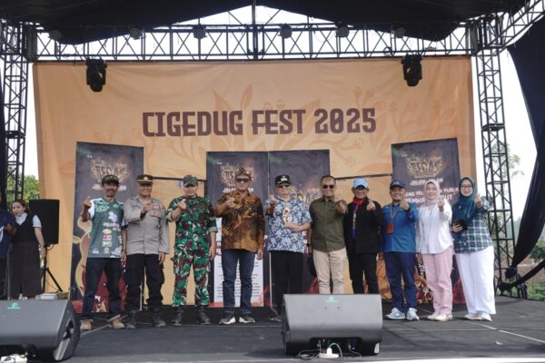 Roadshow Pelayanan Publik dan Festival Kuliner Di...