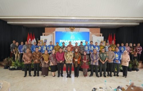 Bupati OKI Terima Bantuan Darurat Banjir Senilai Rp....