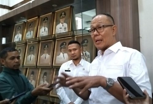 Komitmen Penguatan Kinerja Birokrasi dan Transparansi...