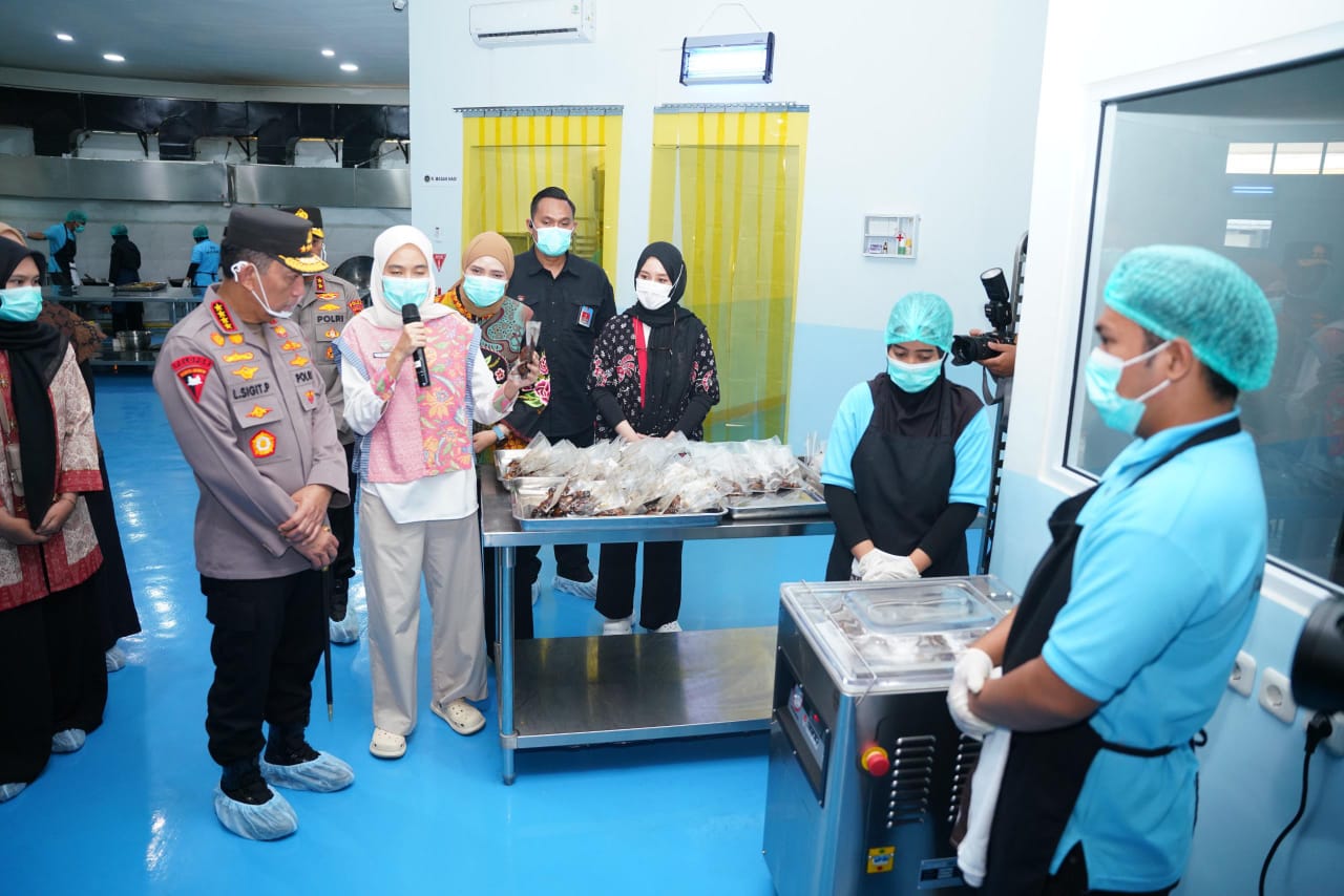 Kapolri Tinjau Program Gizi Polri di Sumsel Bersama...