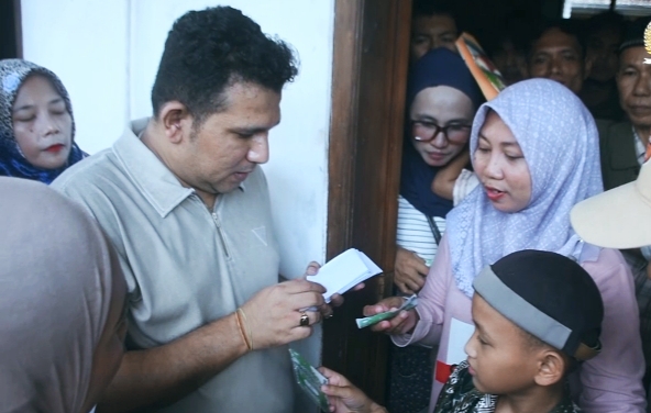 Ketua Komisi 2, DPRD Kab. Sukabumi, Hamzah Gurnita...