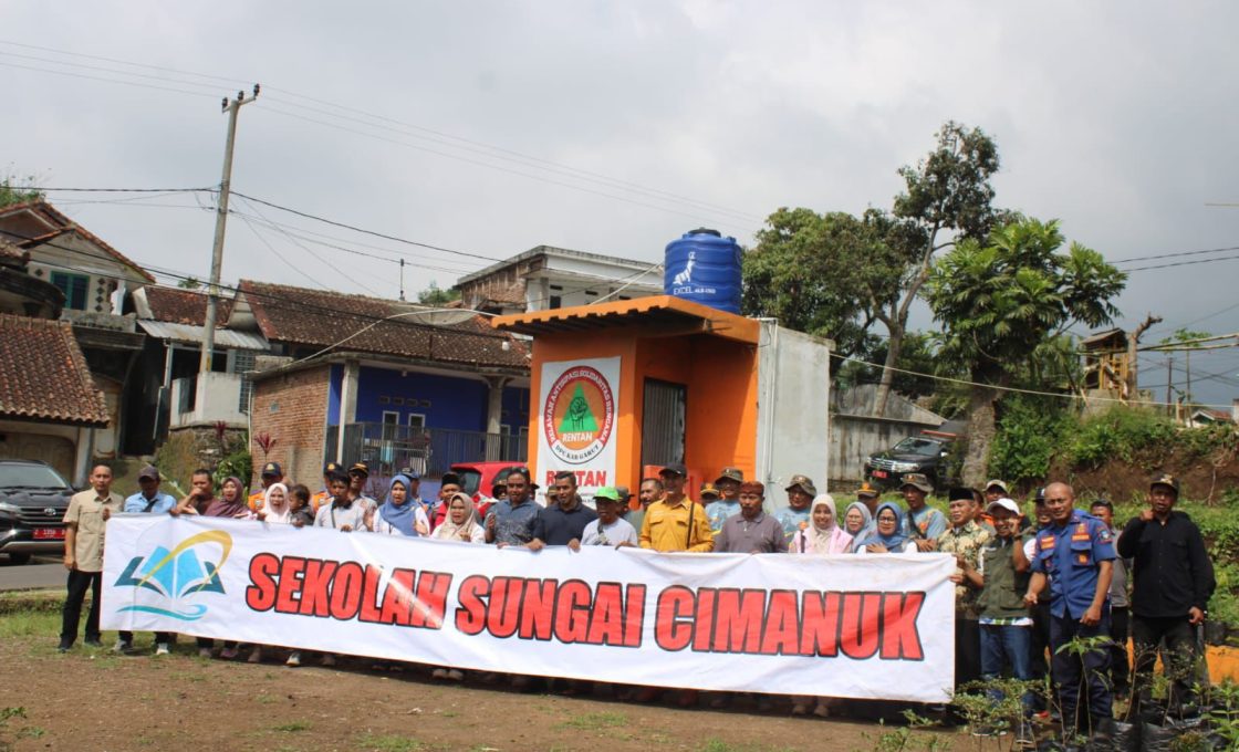 Peringati Hari Air Sedunia, Sekolah Sungai Cimanuk Ajak...