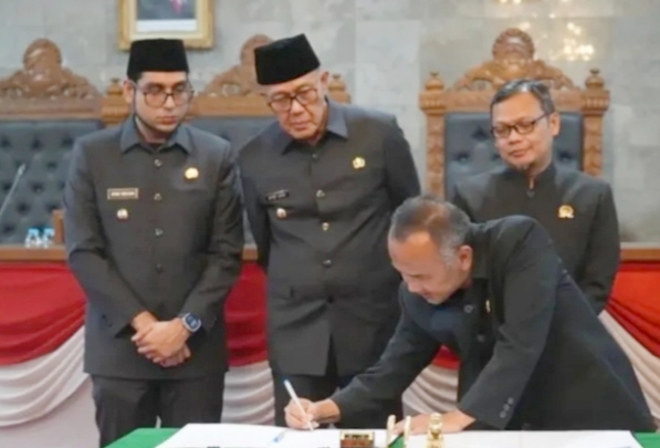 DPRD Kota Sukabumi &ldquo;Sentil&rdquo; Kinerja Pemkot, Pendidikan...