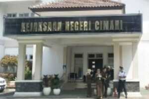 Kejari Cimahi Geledah Disnaker, 2 Koper Dokumen Diamankan