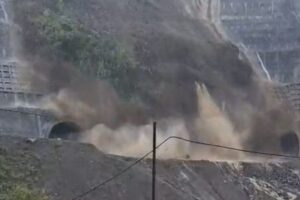Tebing di Area Proyek PLTA Upper Cisokan, KBB Longsor
