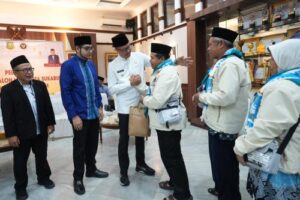 Wali Kota Sukabumi Lepas Jemaah Calon Haji Kloter 13 JKS...