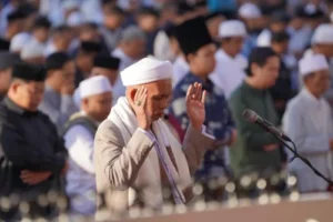 Unsur Pimpinan Kota Sukabumi Melaksanakan Sholat Idul...