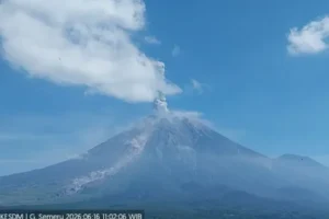 Gunung Semeru Erupsi Tujuh Kali Dalam Sehari, Letusan...