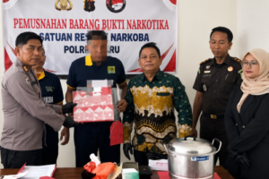 Polres Berau Musnahkan 28,51 Gram Sabu, Tujuh Tersangka...