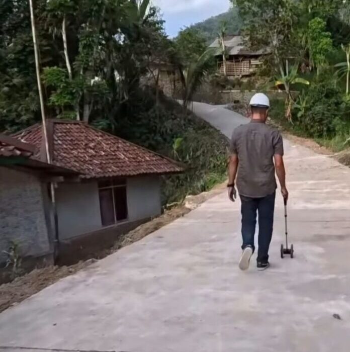Pemkab Cianjur Targetkan 82 Persen Jalan Berstatus...